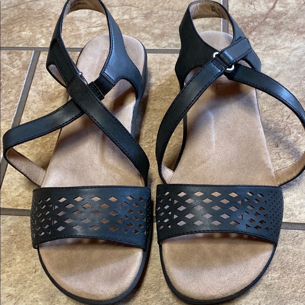 Black Sandals with Crisscross Straps and Perforated Design 9M Summer Career